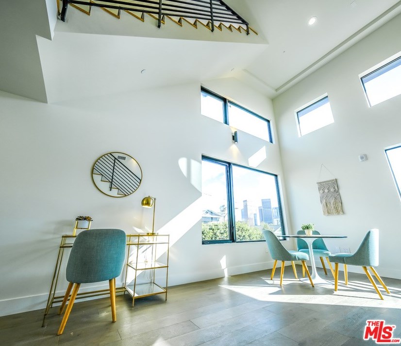 321 Bixel St, Los Angeles, CA 90026-5618