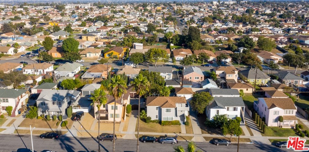 10520 Haas Ave, Los Angeles CA  90047-4334 exterior