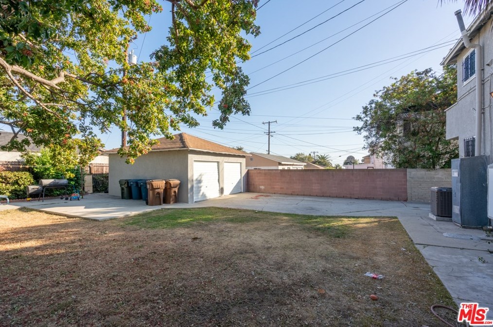10520 Haas Ave, Los Angeles CA  90047-4334 exterior