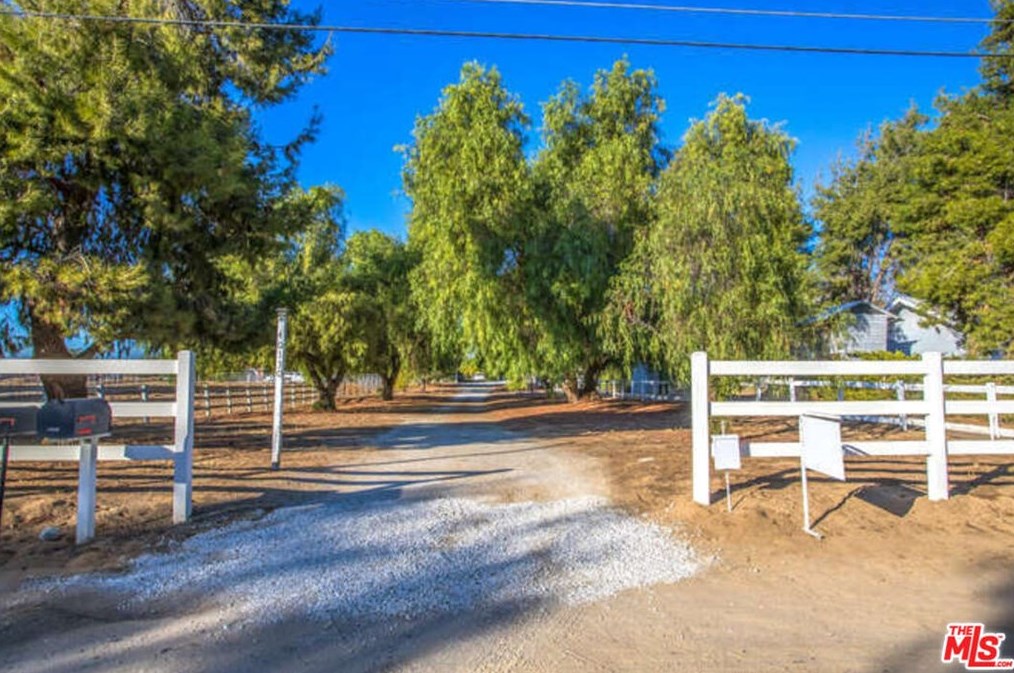 40130 Walnut St, Hemet, CA 92543-9646
