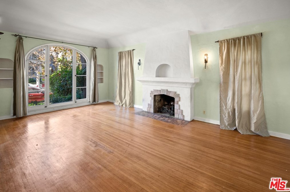 1144 Wooster St, Los Angeles, CA 90035-1406