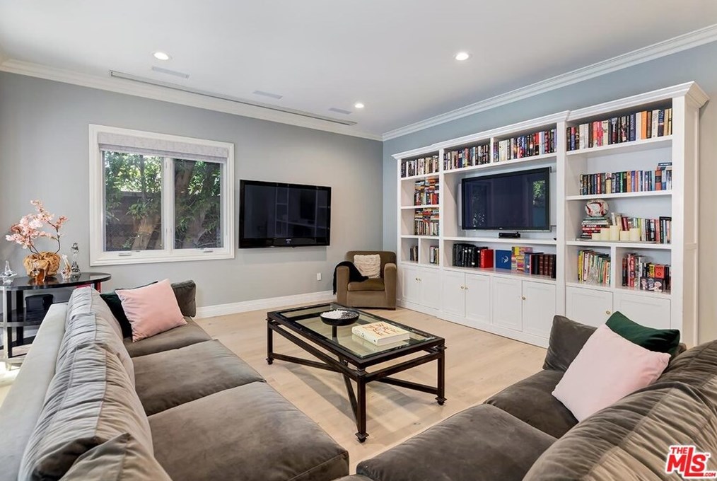 9320 Oakmore Rd, Los Angeles CA 90035-4024 exterior