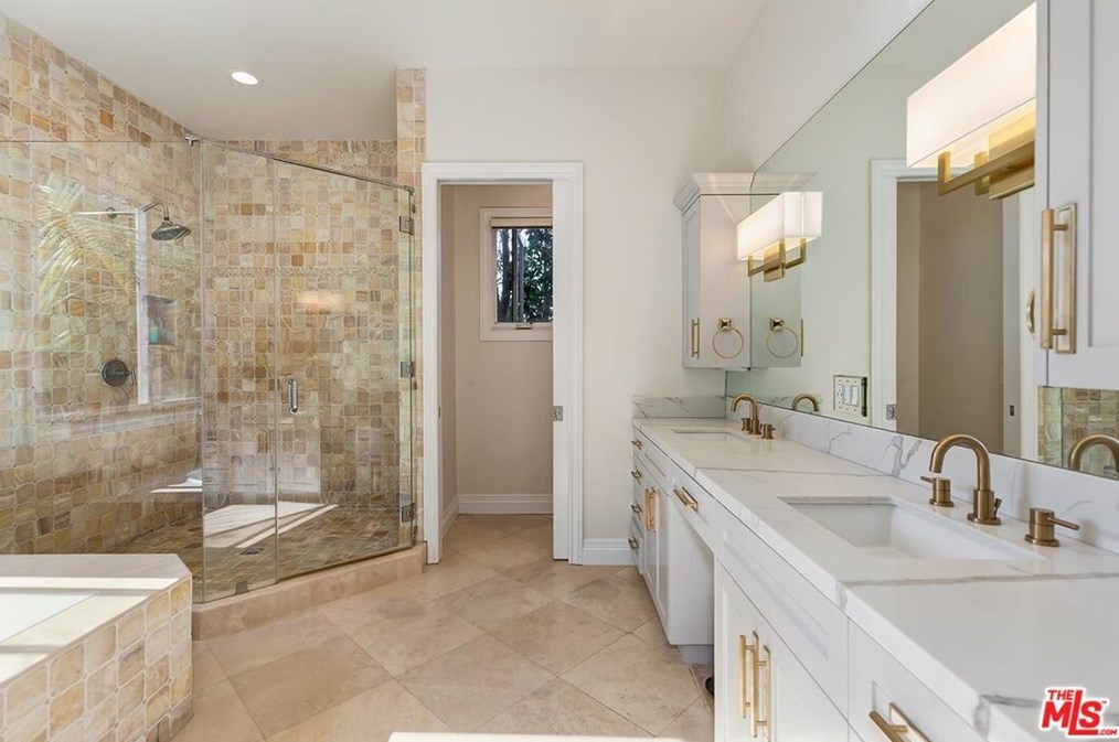 9320 Oakmore Rd, Los Angeles CA 90035-4024 exterior