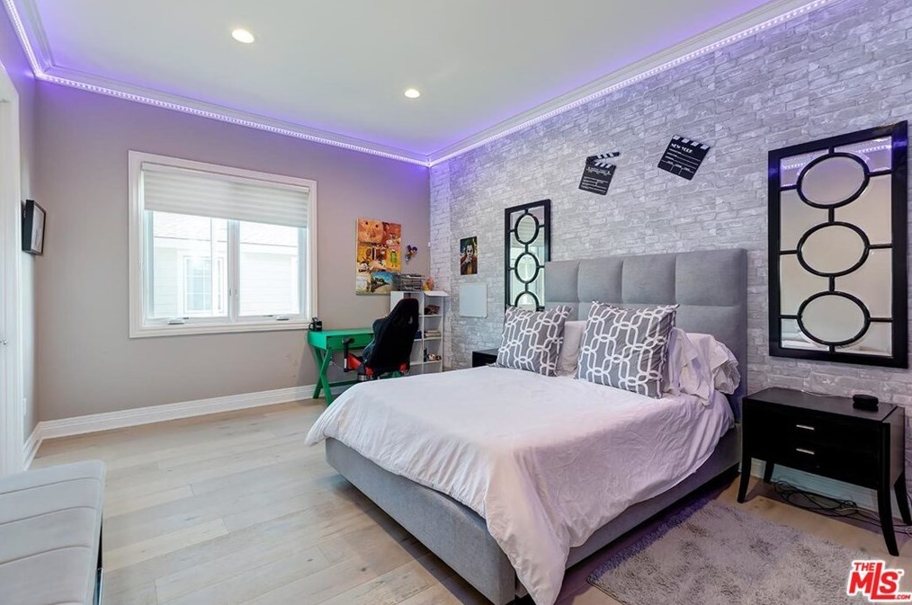 9320 Oakmore Rd, Los Angeles CA 90035-4024 exterior