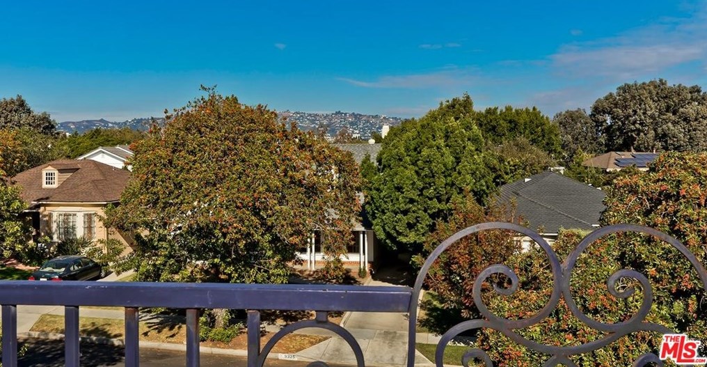 9320 Oakmore Rd, Los Angeles CA 90035-4024 exterior