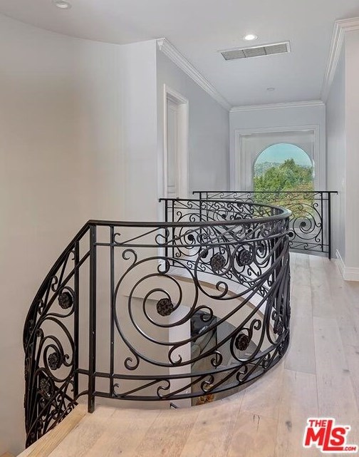 9320 Oakmore Rd, Los Angeles CA 90035-4024 exterior