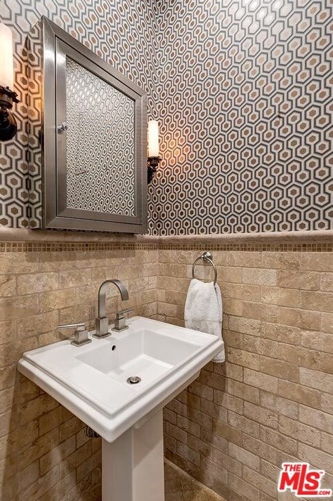 9320 Oakmore Rd, Los Angeles CA 90035-4024 exterior