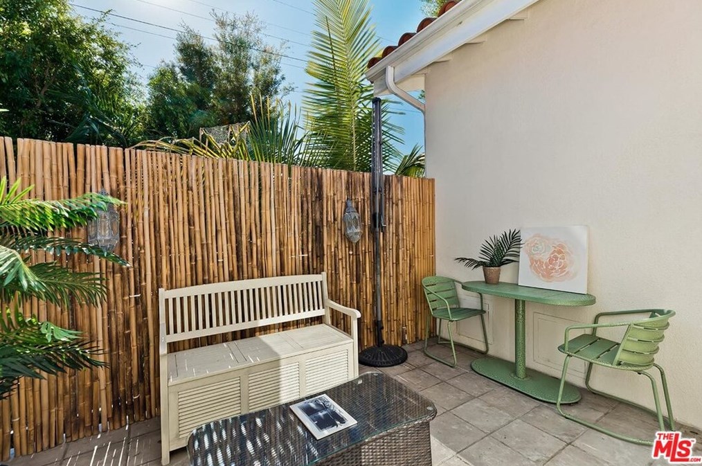 9320 Oakmore Rd, Los Angeles CA 90035-4024 exterior