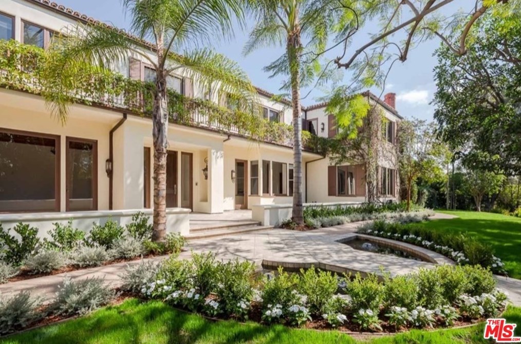 706 Canon Dr, Beverly Hills, CA 90210-3328