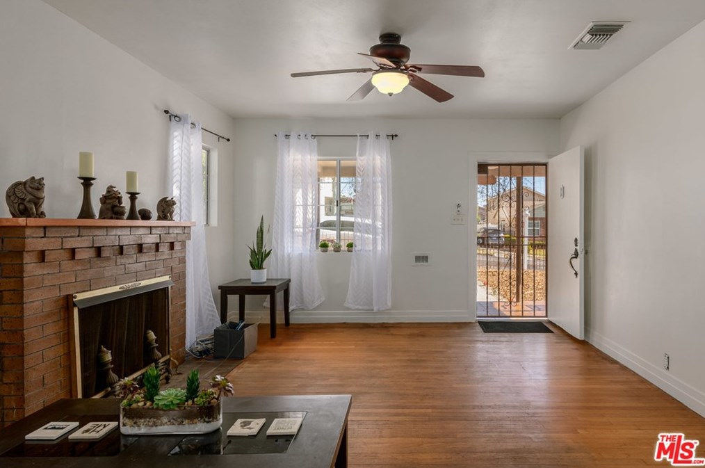 5243 Sumner Ave, Los Angeles, CA 90041-1036