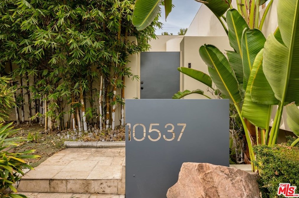 10537 Louisiana Ave, Los Angeles, CA 90025-5917