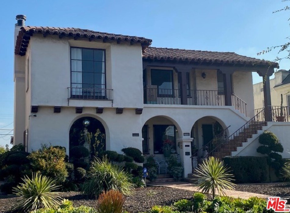 1556 Ogden Dr, Los Angeles, CA 90019-4901