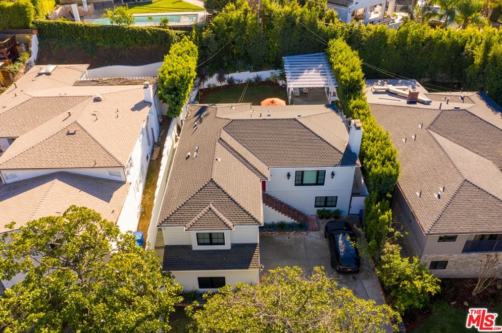 9606 Cresta Dr, Los Angeles CA  90035-4004 exterior