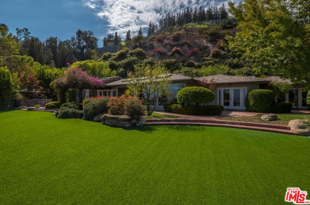 1450 Bella Dr, Beverly Hills, CA 90210-2019