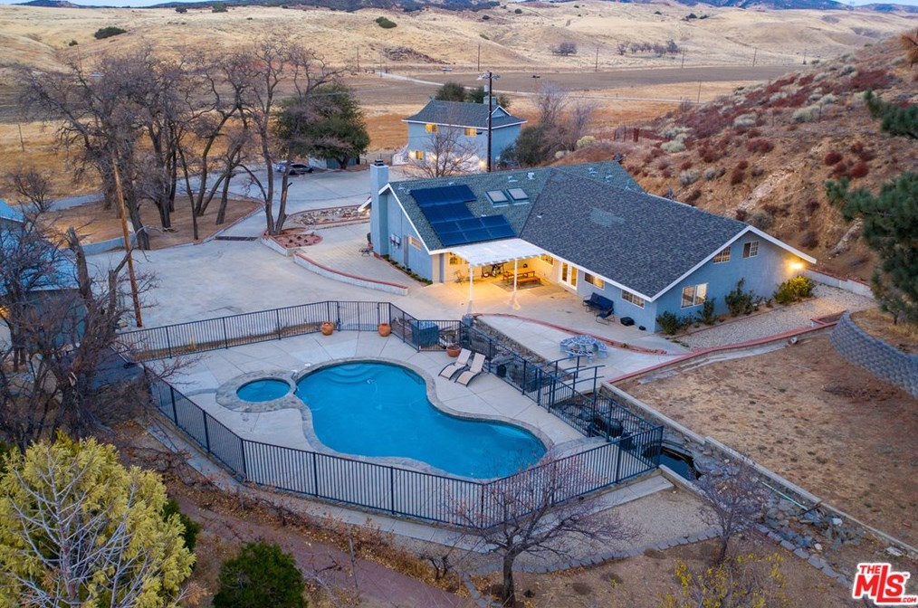 13136 Elizabeth Lake Rd, Palmdale, CA 93551-7001