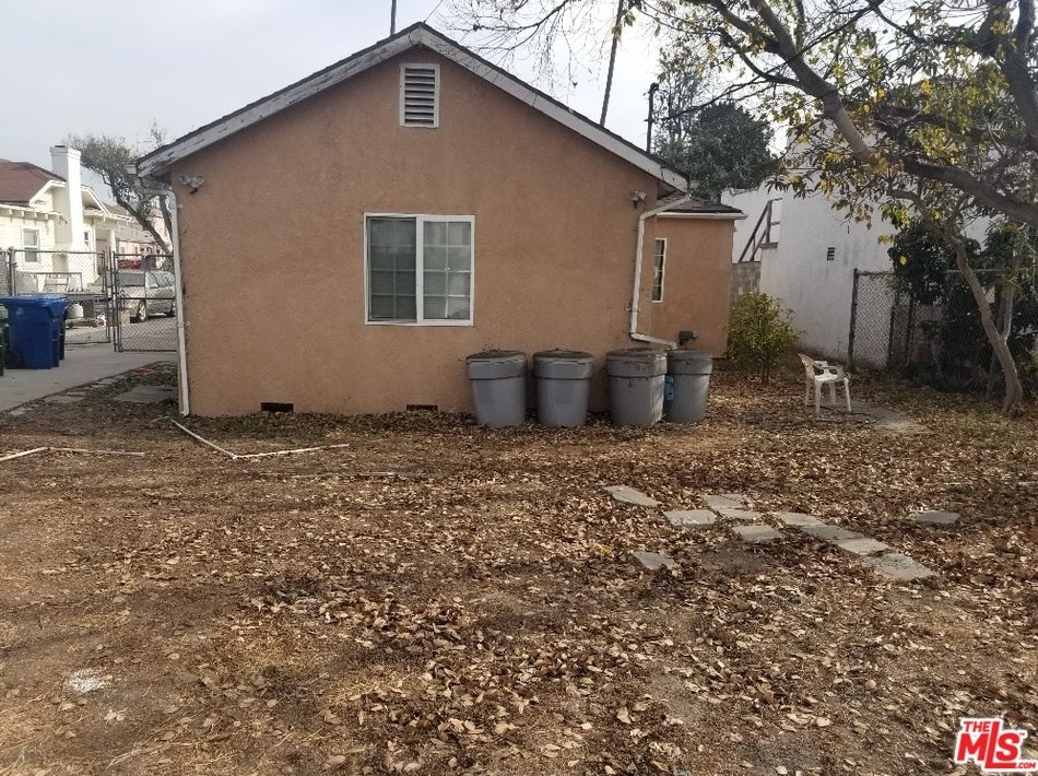 5465 9th Ave, Los Angeles CA  90043-2521 exterior