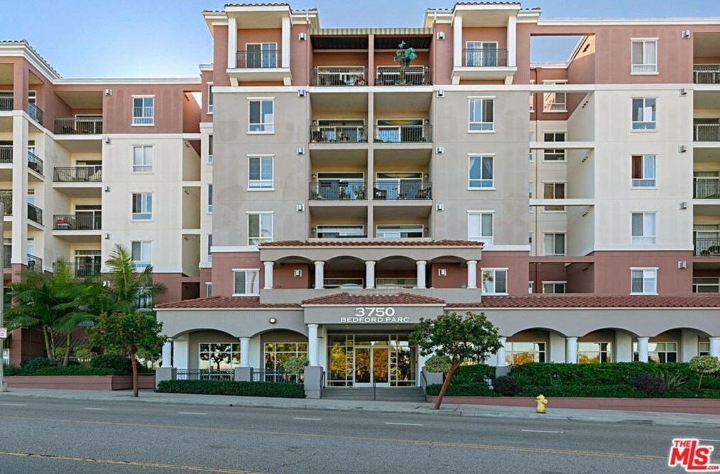 3750 Santa Rosalia Dr, Los Angeles CA  90008-3627 exterior