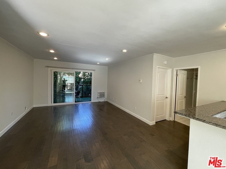 9005 Cynthia St Apt 309, Los Angeles, CA 90069