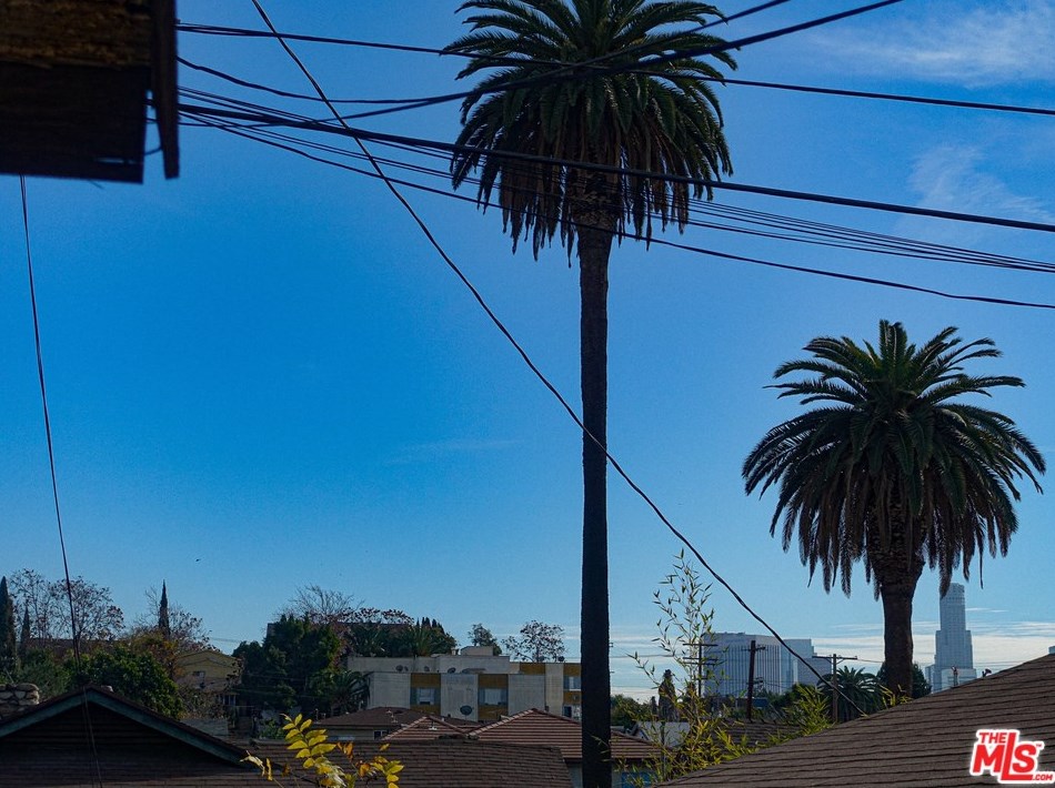 216 Coronado St, Los Angeles CA  90057-1480 exterior