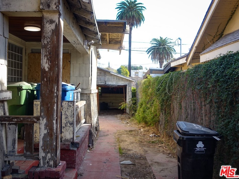 216 Coronado St, Los Angeles CA  90057-1480 exterior