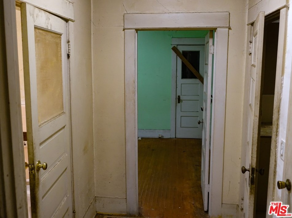 216 Coronado St, Los Angeles CA  90057-1480 exterior
