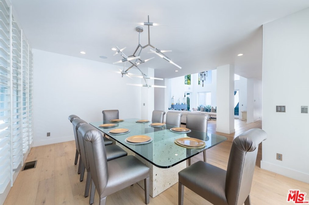 7759 Torreyson Dr, Los Angeles CA  90046-1226 exterior