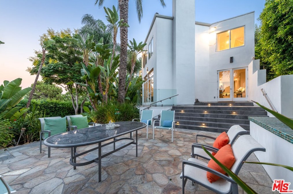 7759 Torreyson Dr, Los Angeles CA  90046-1226 exterior