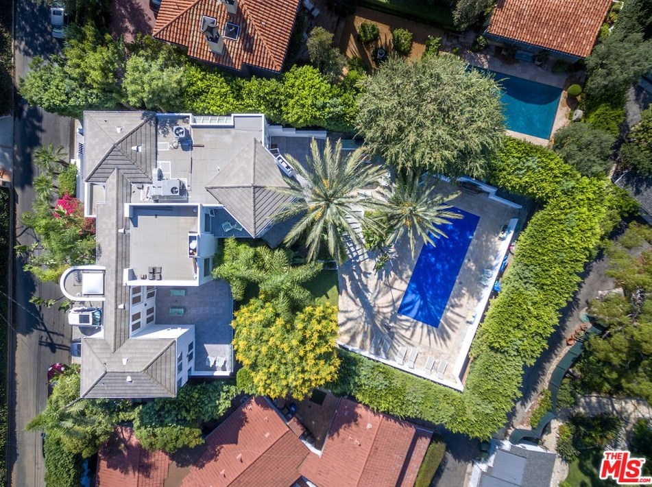 7759 Torreyson Dr, Los Angeles CA  90046-1226 exterior