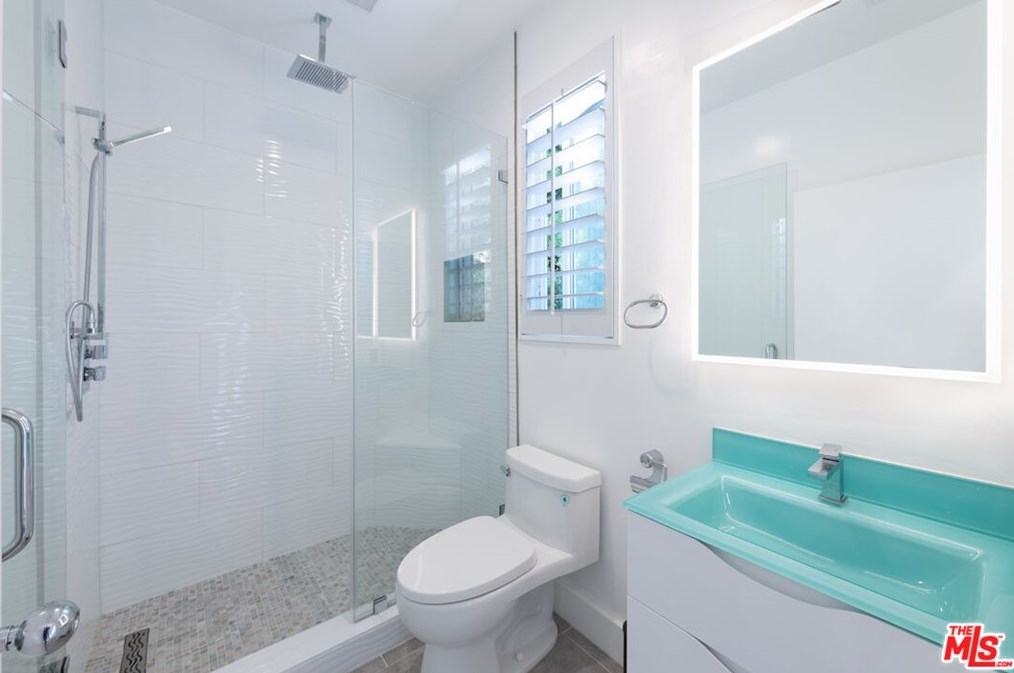 7759 Torreyson Dr, Los Angeles CA  90046-1226 exterior