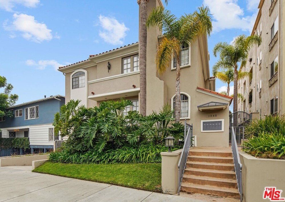 1345 Wellesley Ave, Los Angeles, CA 90025-2032
