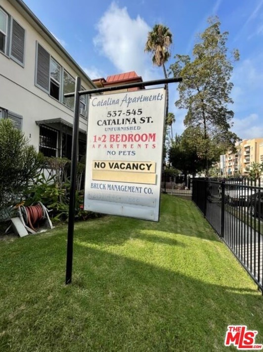 537 Catalina St, Los Angeles, CA 90020-2232