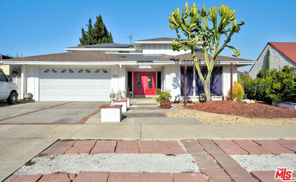 747 115th St, Los Angeles, CA 90044-4122