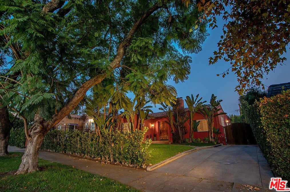 740 Alta Vista Blvd, Los Angeles, CA 90046-7602