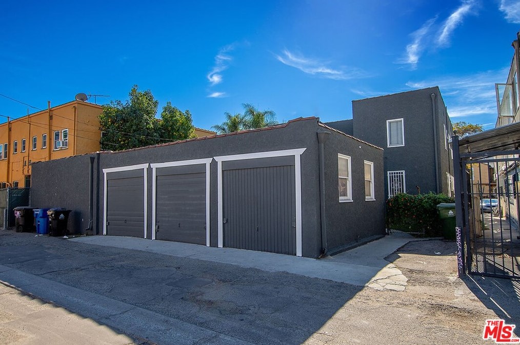 8009 Blackburn Ave, Los Angeles CA  90048-4250 exterior