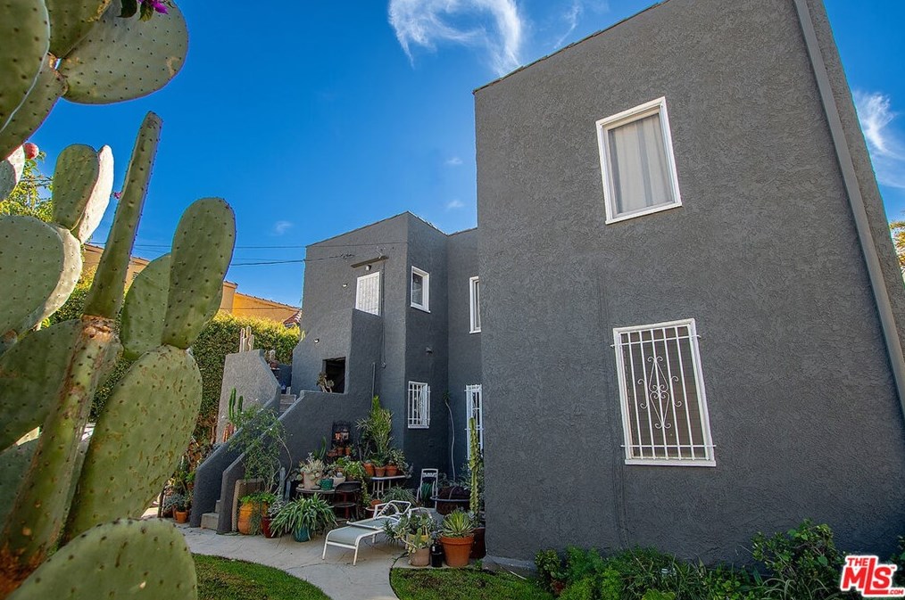 8009 Blackburn Ave, Los Angeles CA  90048-4250 exterior