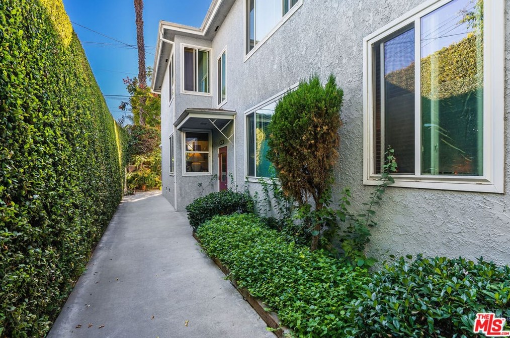 8006 Blackburn Ave, Los Angeles, CA 90048-4438