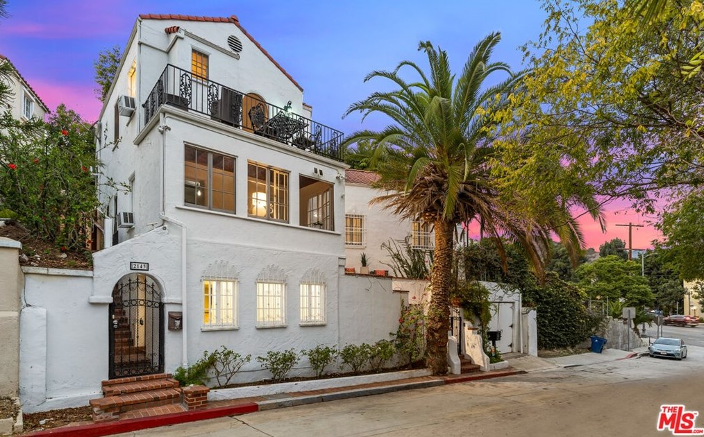 2145 Whitley Ave, Los Angeles, CA 90068-2738