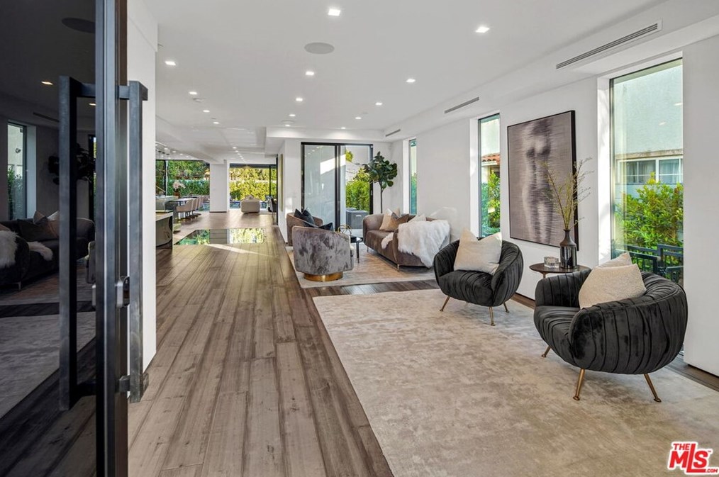 542 Vista St, Los Angeles, CA 90036-5743