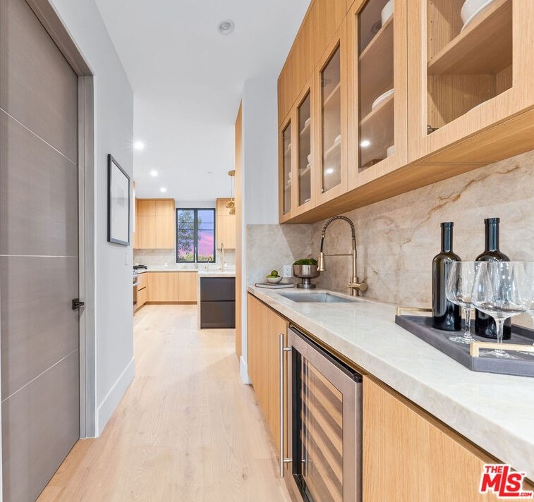 9135 Hillsboro Dr, Los Angeles CA  90034-1125 exterior