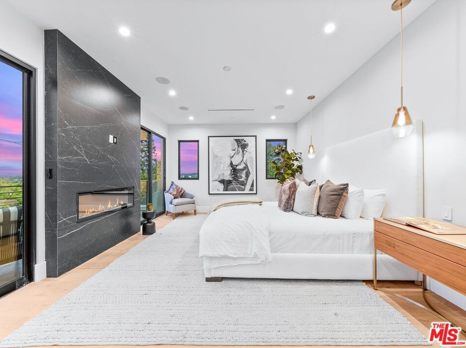 9135 Hillsboro Dr, Los Angeles CA  90034-1125 exterior