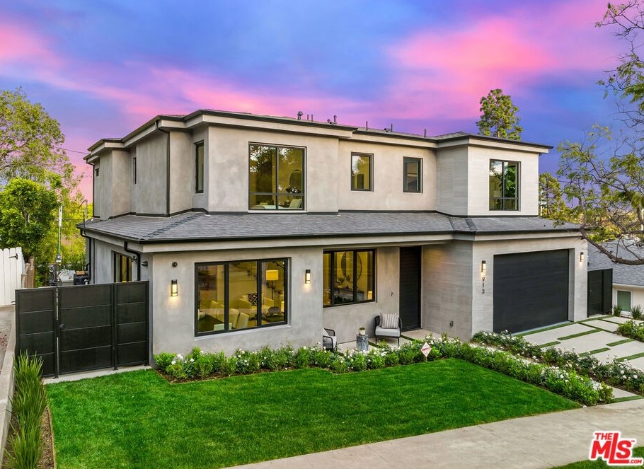 9135 Hillsboro Dr, Los Angeles, CA 90034-1124