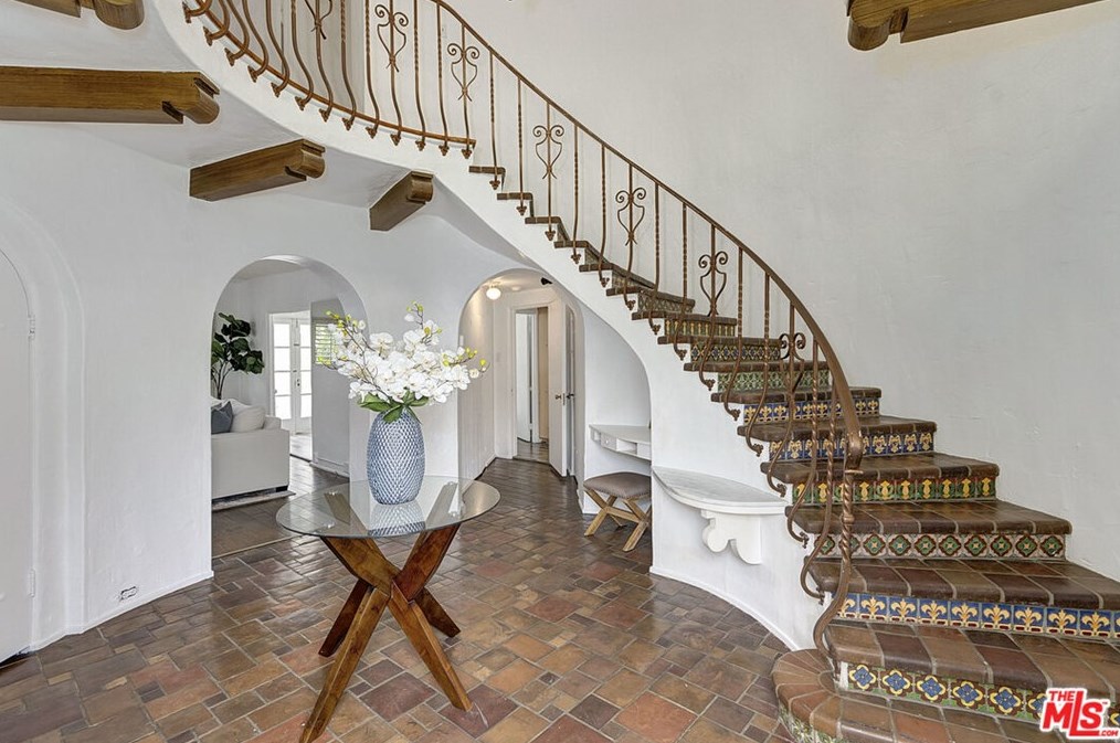 364 Mccadden Pl, Los Angeles, CA 90020-4818