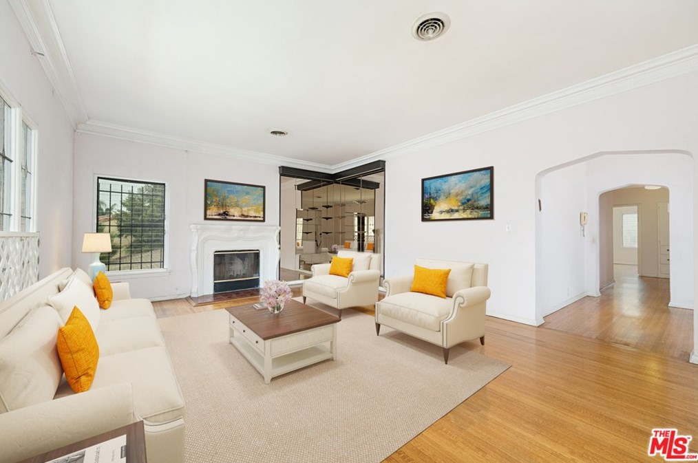 8019 Blackburn Ave, Los Angeles CA  90048-4419 exterior