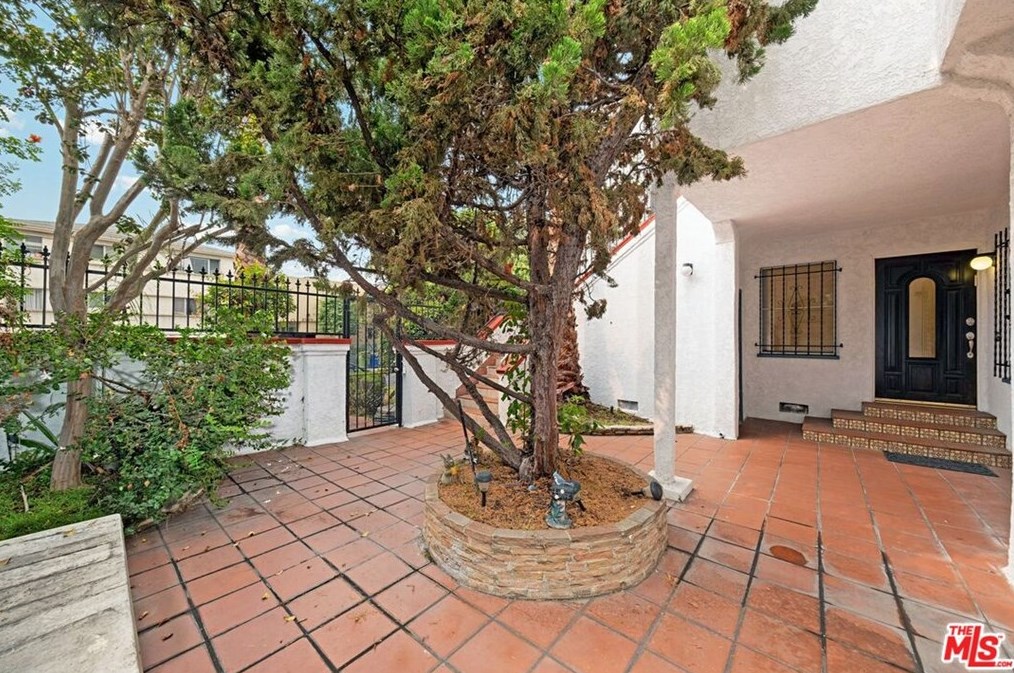 8019 Blackburn Ave, Los Angeles, CA 90048-4419