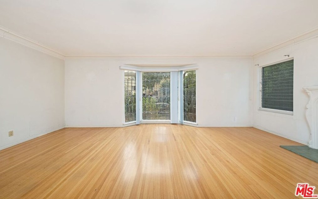 8019 Blackburn Ave, Los Angeles CA  90048-4271 exterior