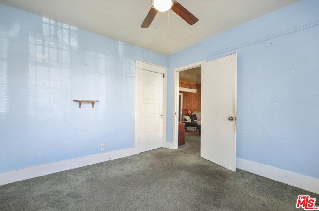 5360 La Cresta Ct, Los Angeles CA  90038-4002 exterior