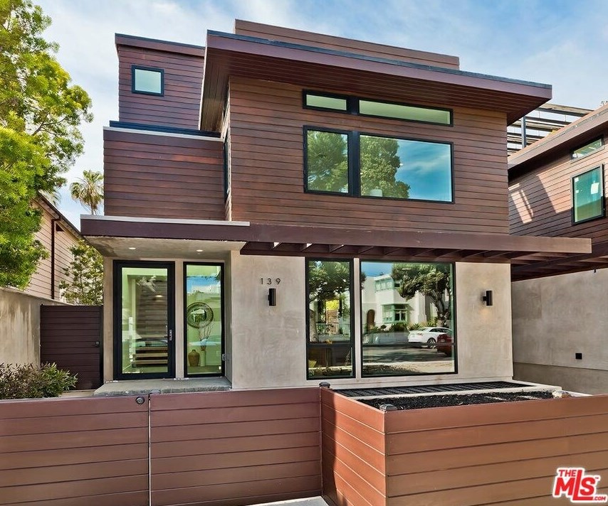 141 Hollister Ave, Santa Monica, CA 90405