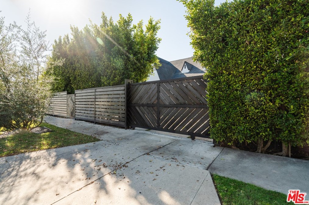 347 Crescent Heights Blvd, Los Angeles, CA 90048-2203