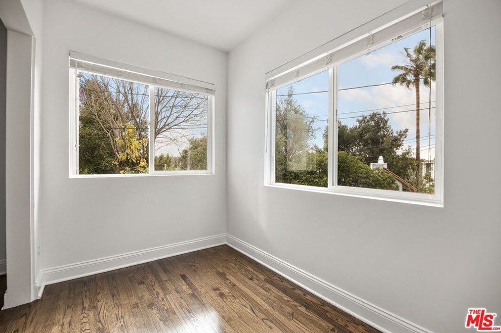 3338 Waverly Dr, Los Angeles CA  90027-2525 exterior