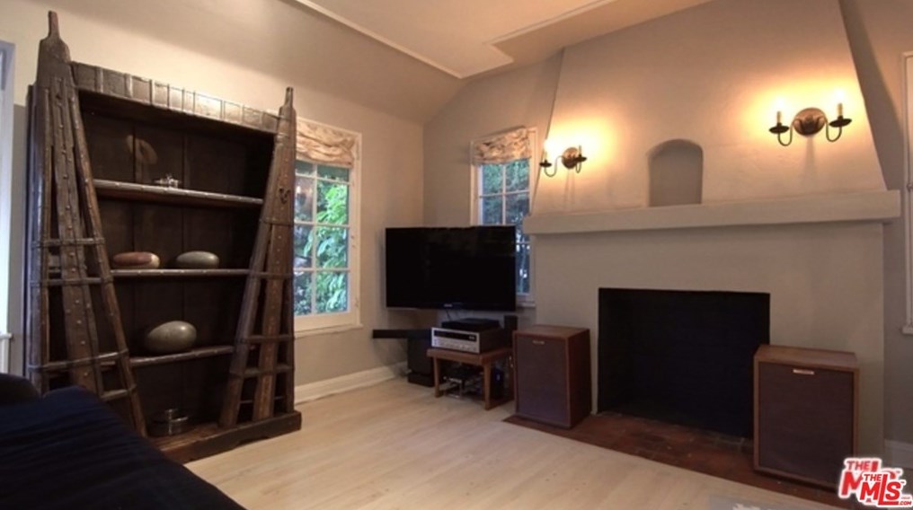 3338 Waverly Dr, Los Angeles CA  90027-2525 exterior